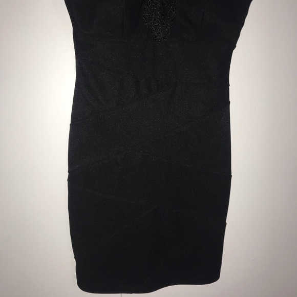 Le chateau black dress - Picture 4 of 8